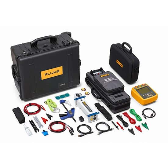 Fluke High-Efficiency PV Analyzer I-V Curve Tracer and Insulation Multimeter Kit
