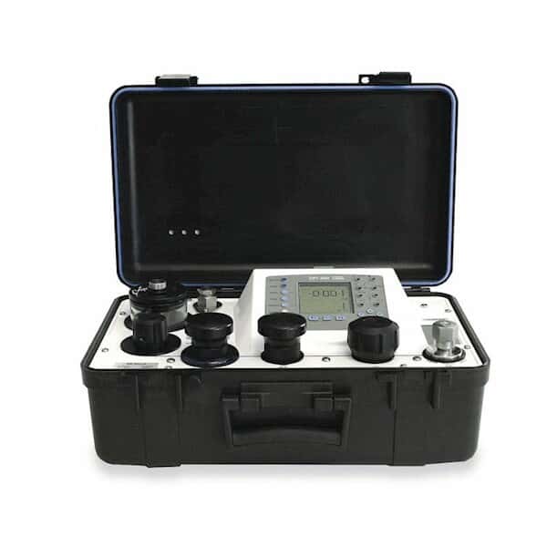 GE Druck DPI 330 Calibrator 1000PSIG w/ Charger Test Leads Cert And