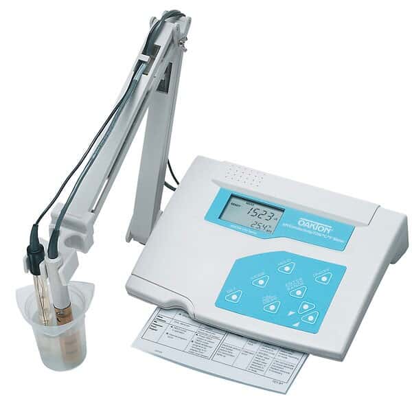 Oakton benchtop pH/conductivity/TDS meter with probes, 110/220 VAC from