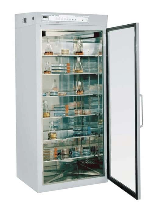 Thermo Scientific 393 34 cu ft airjacketed CO2 Incubator 120V from