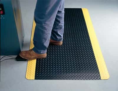 Wearwell Ultrasoft Diamond Plate Safety Mat, 2 ft W x 3 ft L, 15/16